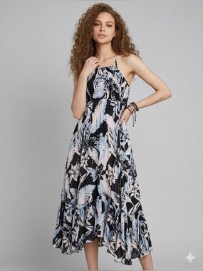 Free People Heatwave MIDI
Slip Dress Strappy Floral Print
Asymmetric Hem Size: S